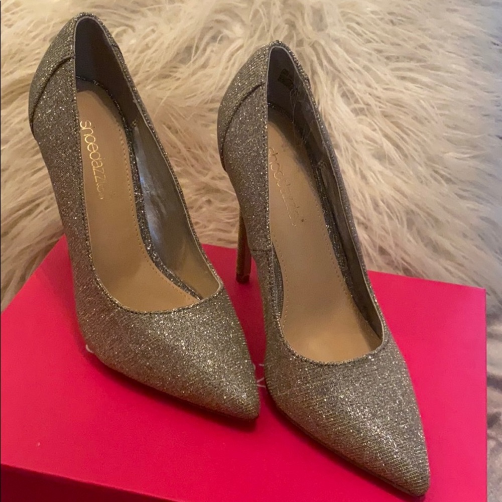 NEVER Worn -Silver pumps
